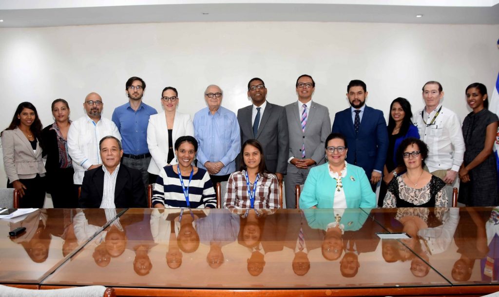 Chile y República Dominicana evalúan proyectos de cooperación