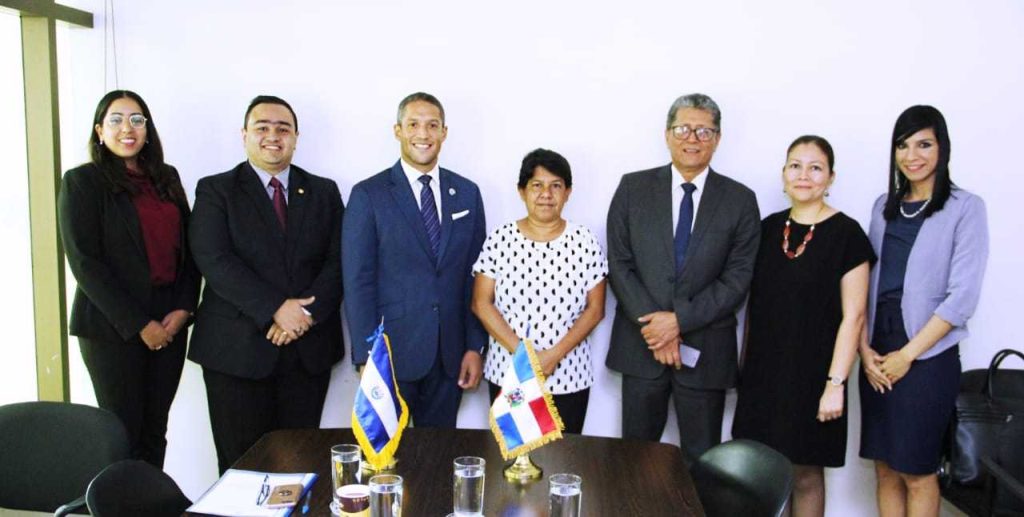 Misión dominicana intercambia experiencia en Cooperación Sur-Sur con El Salvador
