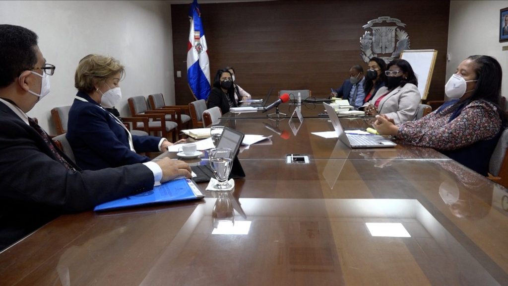 Equipos del viceministerio de Cooperación Internacional e Interior y Policía sostienen encuentro para definir estrategias de cooperación