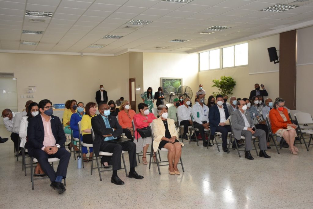 Asistentes al acto de lanzamiento proyecto «Apoyo a la construcción de políticas de desarrollo rural para la inclusión productiva y resiliente de pequeños productores».