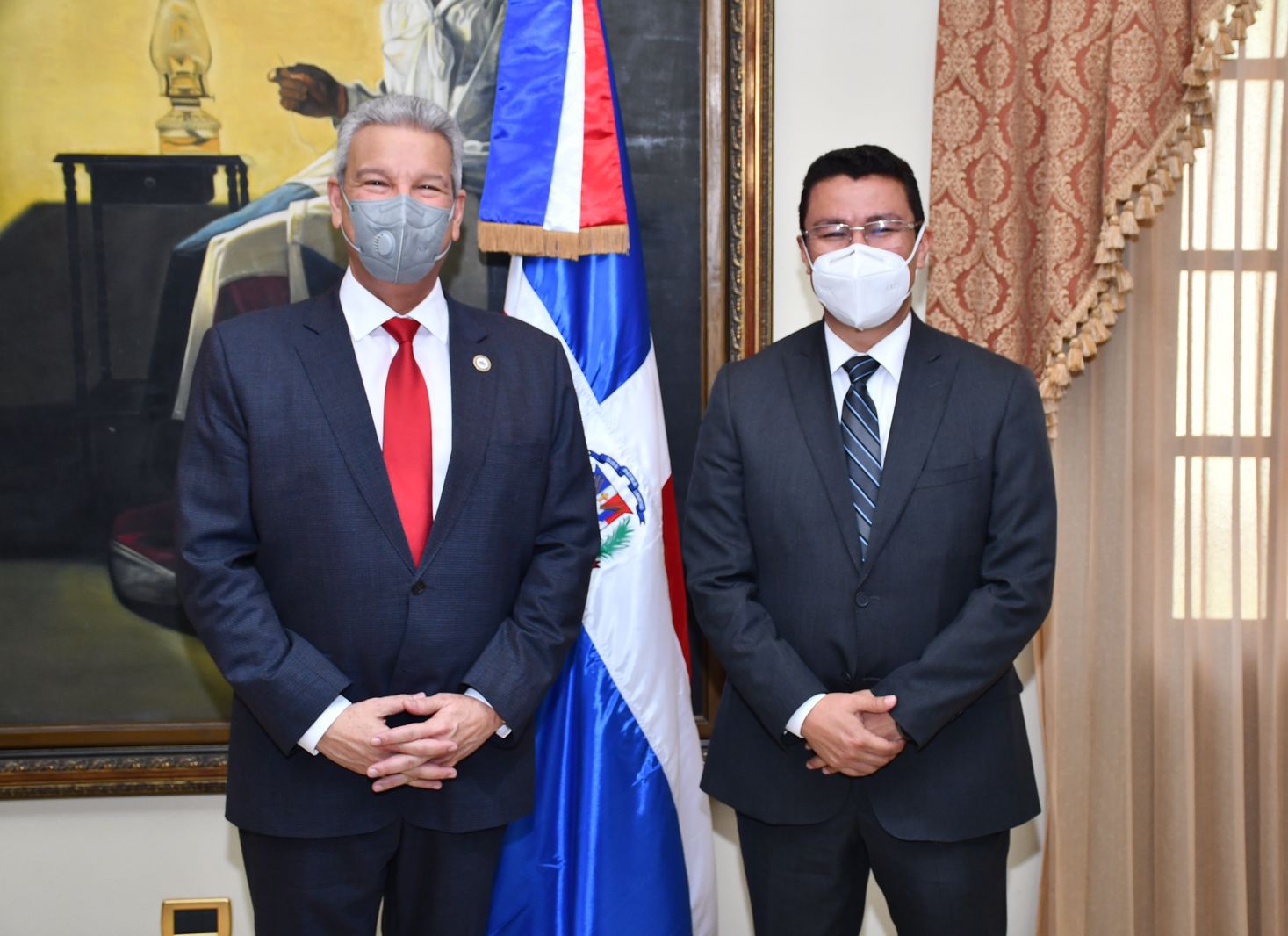 El ministro de la Presidencia recibe a su homólogo de Honduras, plantean oportunidades de intercambio