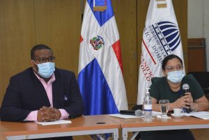 La encargada de la división de fortalecimiento institucional del CASFL, Emely Tejeda y el asesor Francisco Leonardo encabezaron el encuentro con las ASFL adscritas a fundaciones de educación superior y universidades.