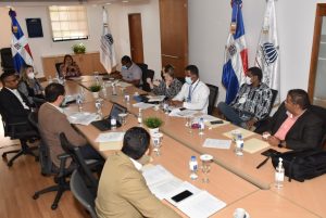 Participantes en la reunión de trabajo para la selección de los nuevos representantes de la sociedad civil.
