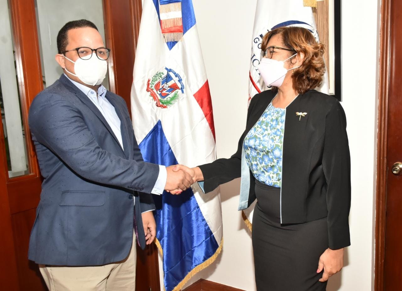 José Rodríguez, embajador designado en la República Socialista de Vietnam, y Olaya Dotel, viceministra de Cooperación Internacional del Ministerio de Economía, Planificación y Desarrollo y Ordenadora Nacional de los Fondos Europeos para el Desarrollo.