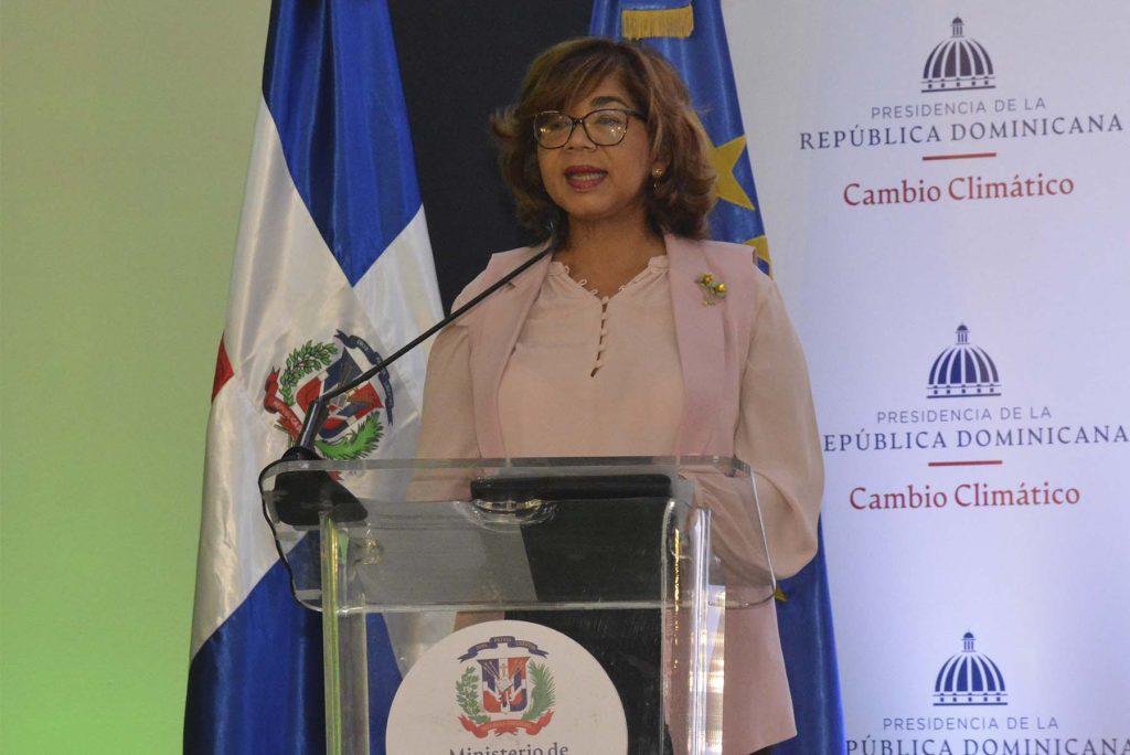 Olaya Dotel, viceministra de Cooperación Internacional del Ministerio de Economía, Planificación y Desarrollo y Ordenadora Nacional de los Fondos Europeos para el Desarrollo, en el lanzamiento del proyecto 