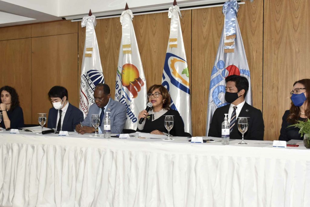 Ministerio de Economía presentan resultados del proyecto de turismo sostenible que beneficia a comunidades con 101 nuevos productos