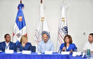 Ministerio de Economía realiza diálogo entre actores de cooperación internacional y el INABIE