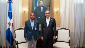 Ministro de la Presidencia, Joel Santos Echavarría y el presidente de la República, Luis Abinader.