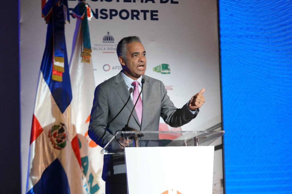 El ministro de la Presidencia, Joel Santos Echavarría, ofreció estas declaraciones al participar en el foro 'Hacia dónde vamos en materia de movilidad sostenible’, como parte de las actividades de la Semana de la Movilidad Sostenible