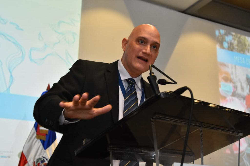 El ministro Pável Isa Contreras agradeció la incorporación de la República Dominicana al programa Euro Social por la Unión Europea. “Este esfuerzo nos coloca como primer país del Caribe en avanzar en la dirección de consolidar la cohesión social, los derechos humanos y la protección del medio ambiente”.