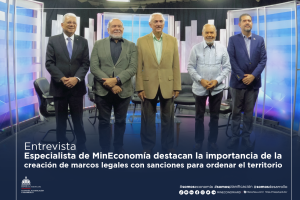 Los arquitectos urbanistas Erick Dorrejo, y Omar Rancier, entrevistados por el periodista Miguel Guerrero en el programa El Debate de la Semana, que se transmite los sábado a las 11: 00 de la noche por CDN, canal 37. En el espacio participan los arquitectos urbanistas Raúl de Moya Español, y Emigdio Valenzuela.