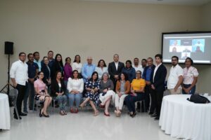 Al centro Gabriela Dotel, encargada de coordinación de instancias del SINASSAN; Rolando- Blanco- Peralta, director Ejecutivo para la Soberanía y Seguridad Alimentaria y Nutricional, junto a Mario Serpas y Maria Julia Medina, de PROGRESSAN-SICA II, y técnicos analistas locales.