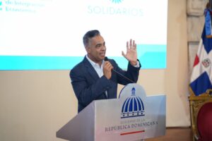 Joel Santos Echavarría, ministro de la Presidencia, mientras se dirigía a los presentes.