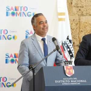 El ministro de la Presidencia, Joel Santos Echavarria, durante su discurso.