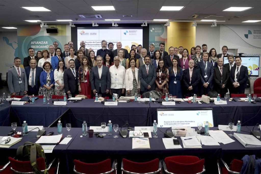 Olaya Dotel, viceministra en reunión del (PIFCSS)