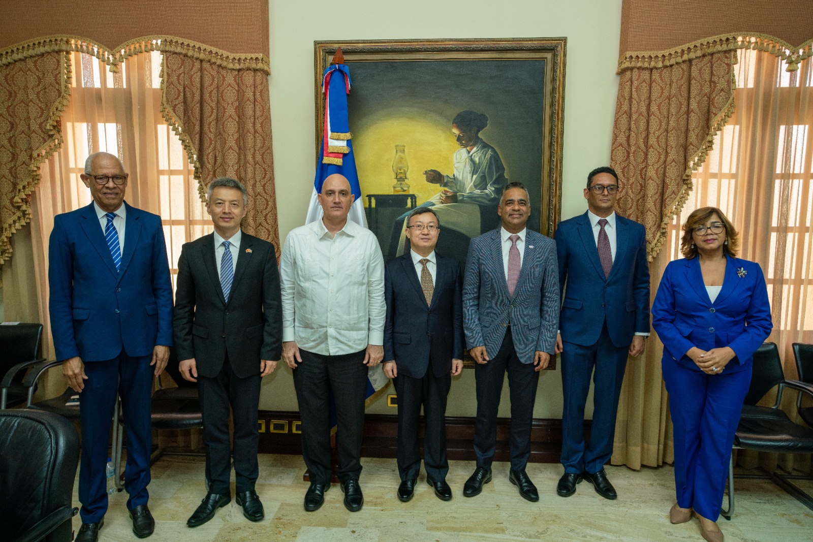 Gobierno dominicano recibe donación de la República Popular China para seguir fortaleciendo el Sistema 9-1-1