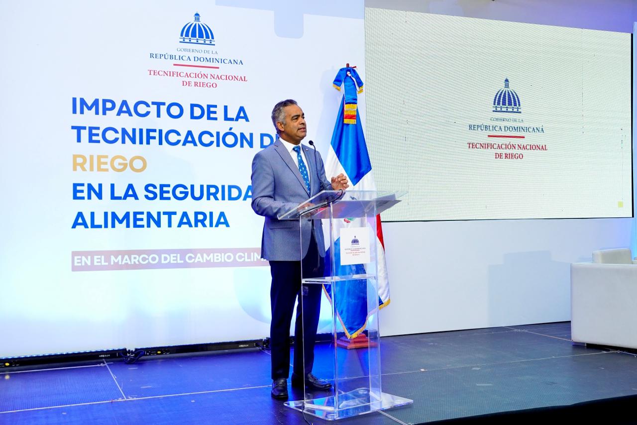 Ministro Joel Santos Echavarría dice es importante identificar los puntos más vulnerables del país para prevenir y reducir los impactos climáticos