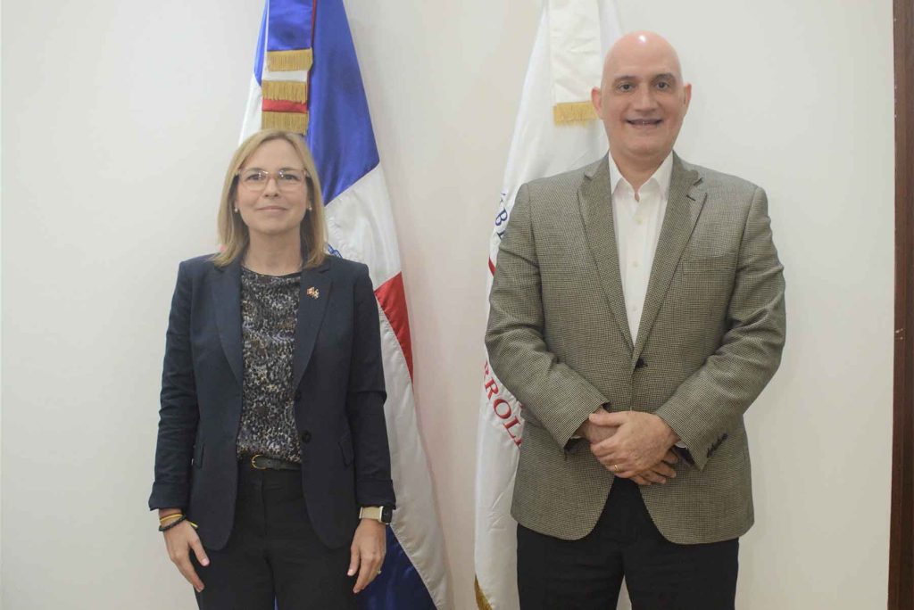 visita Embajadora de Cánada en RD