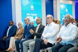 El presidente Luis Abinader pone en servicio el Expediente Único Educativo