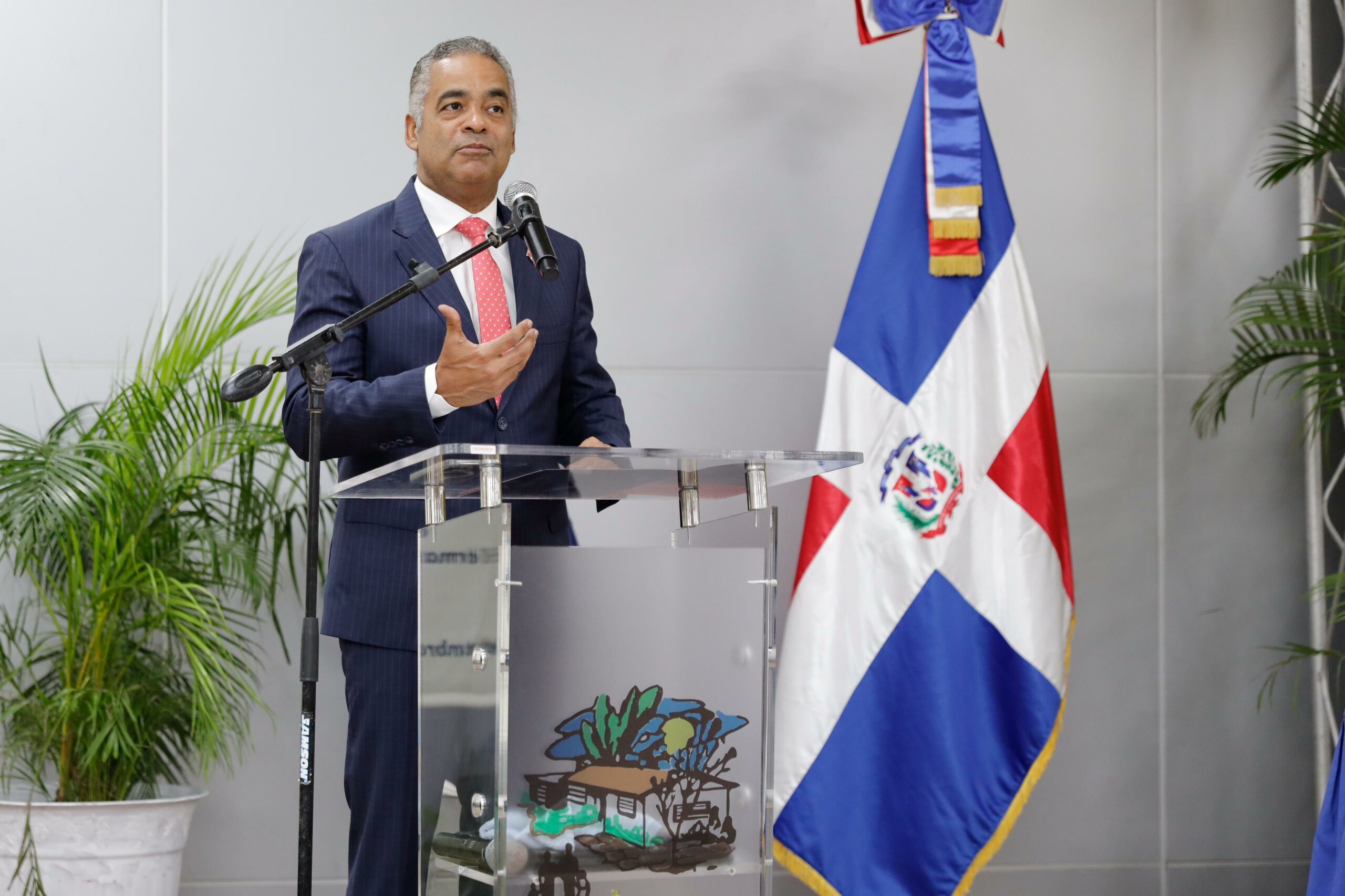 Ministro Joel Santos Echavarría participa en edición 47 de la ceremonia de reeducación que realiza Hogar Crea