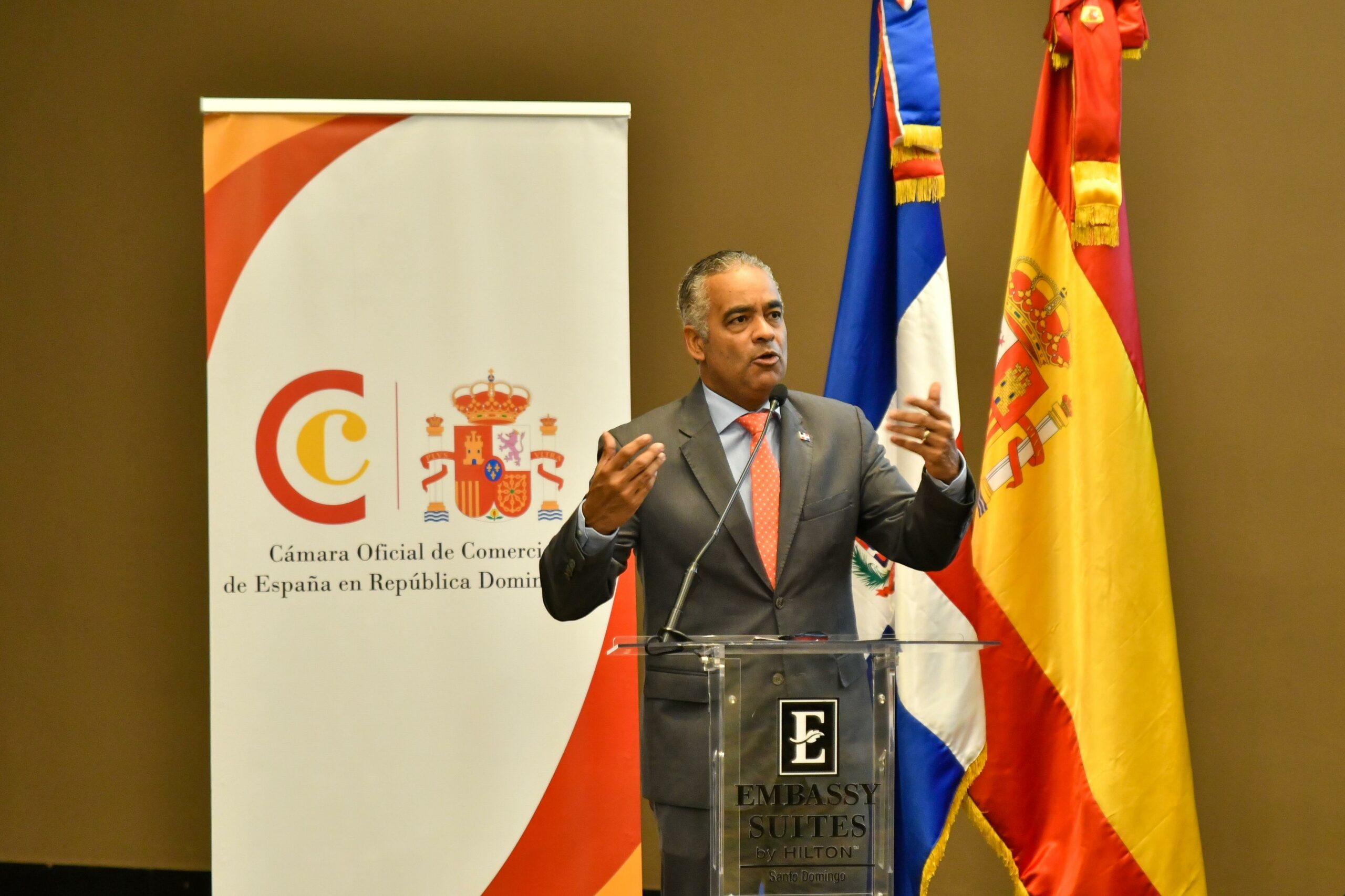 Ministro Santos Echavarría detalla áreas estratégicas que fundamentarán segunda gestión de Gobierno 2024-2028