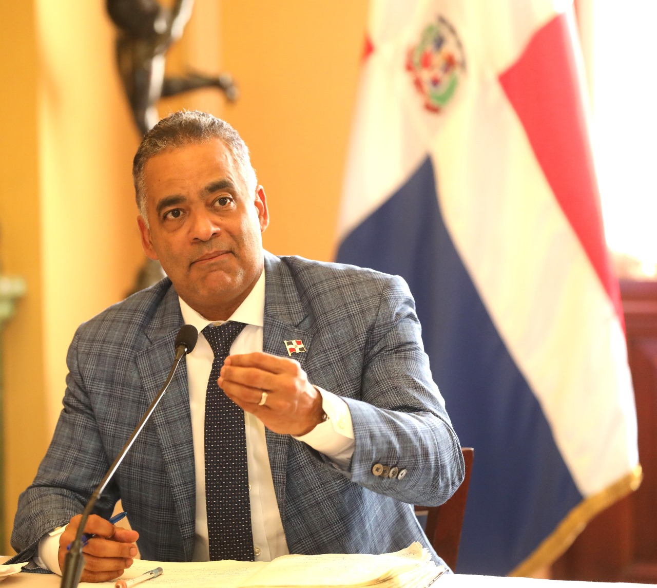 Ministro Santos Echavarría notificó a instituciones públicas para cumplimiento Ley 200-04 sobre Libre Acceso a la Información