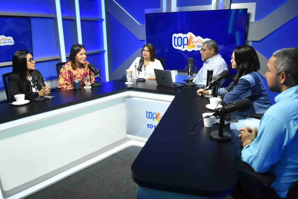 la directora Vielka Polanco en programa No se diga más