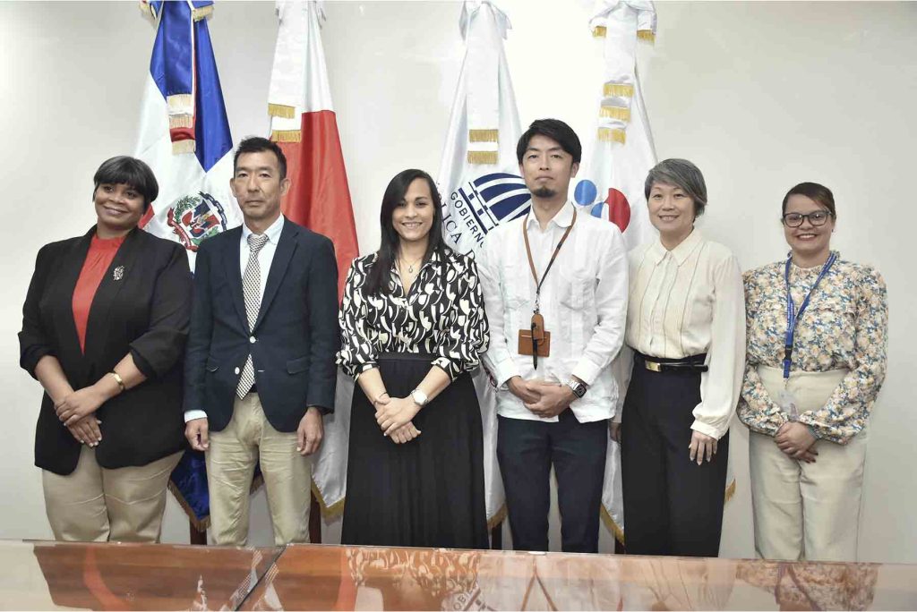 Ministerio de Economía recibe reporte final de voluntario del Japón que deja fortalecimiento de capacidades en el área de salud