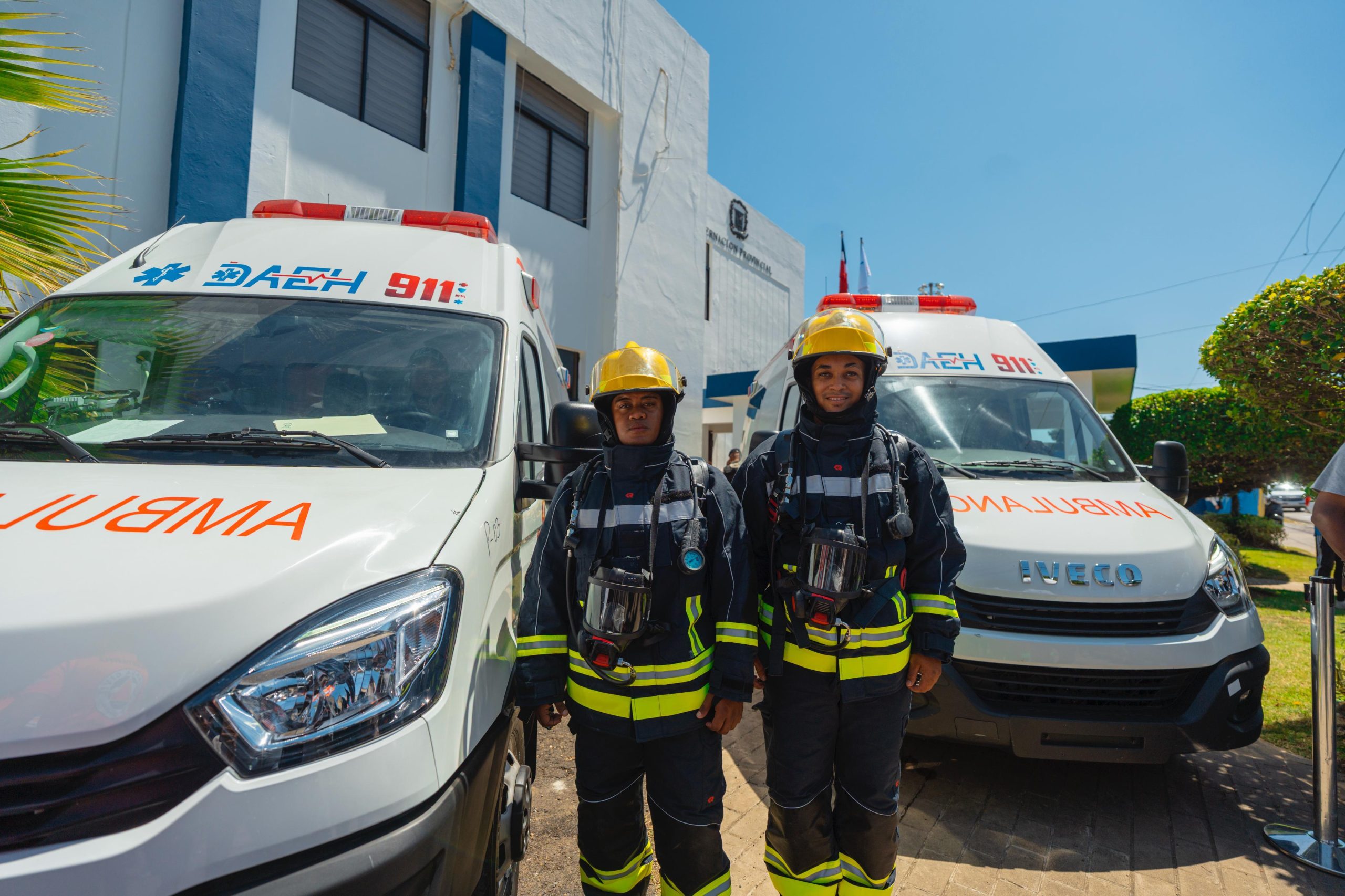 Paliza presenta avances del Sistema 911 en Puerto Plata; entregan ambulancias, cámaras de vigilancia y equipos de rescate