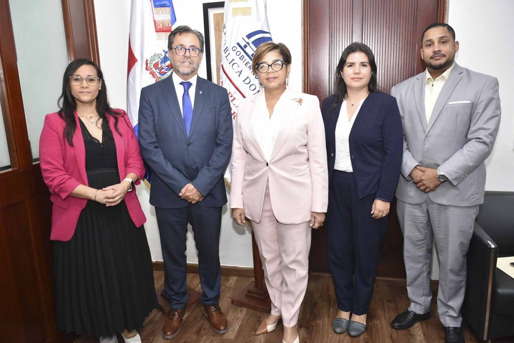 Abordan el estatus de los proyectos entre Chile y la República Dominicana
