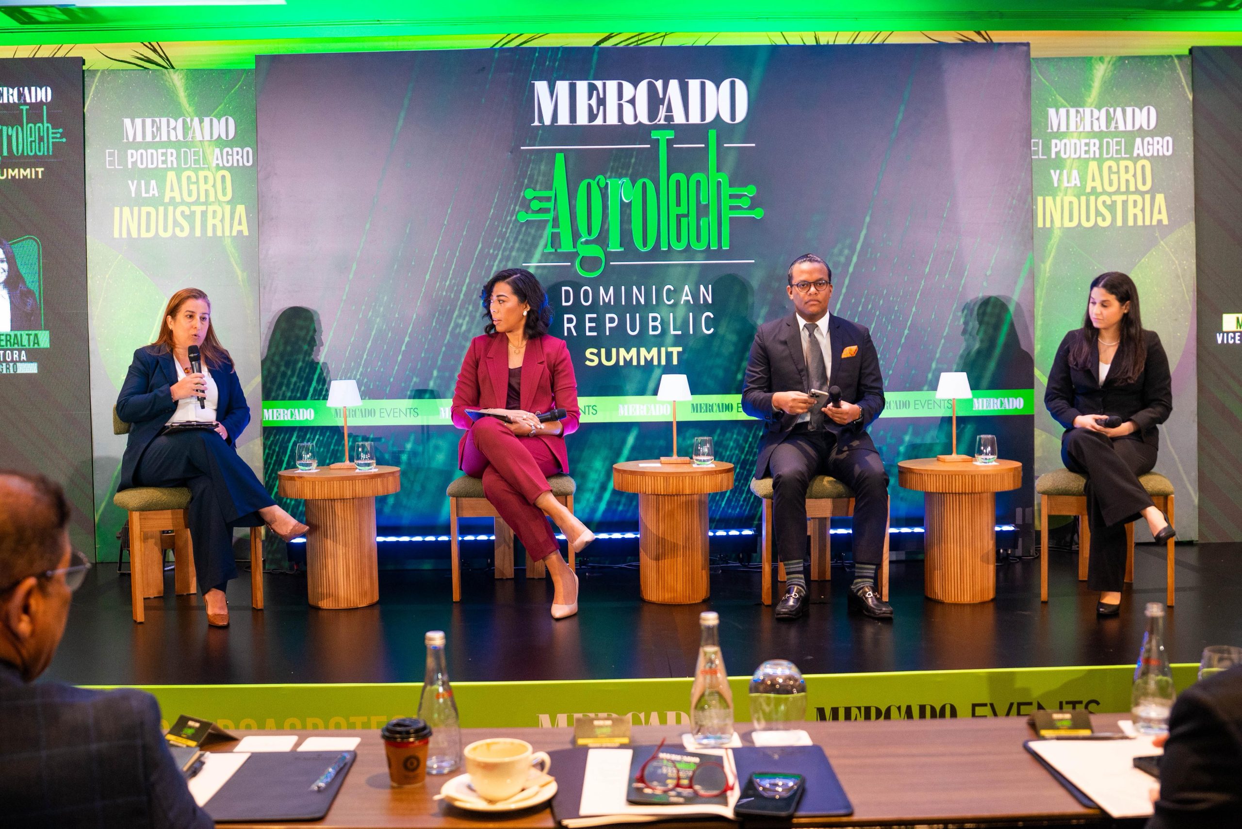 Viceministra María del Pilar Cañas modera panel sobre alianzas para la agroindustria en el AgroTech Summit 2025