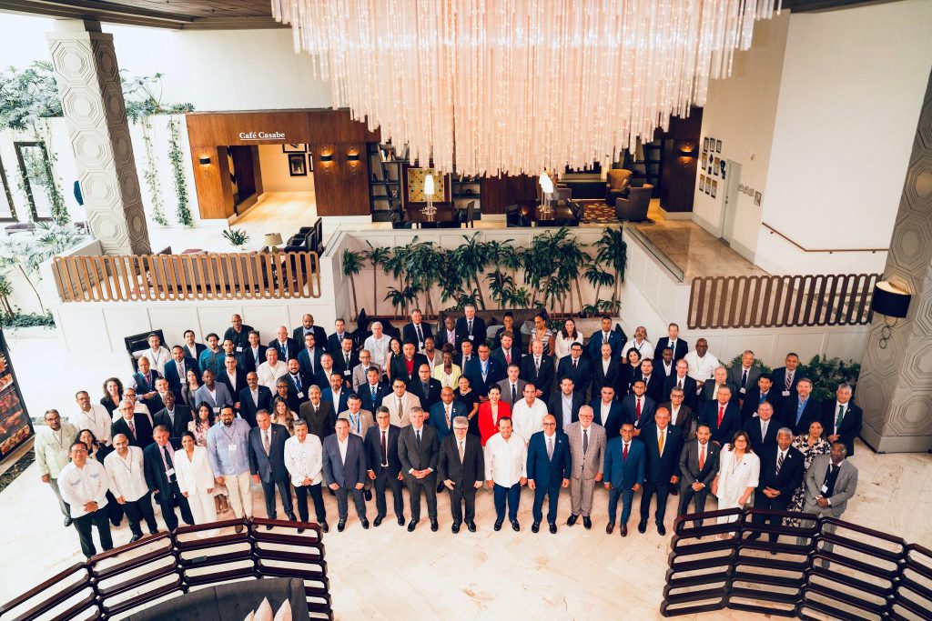 Ministro Paliza encabeza reunión regional de directores de aviación civil en Santo Domingo. 