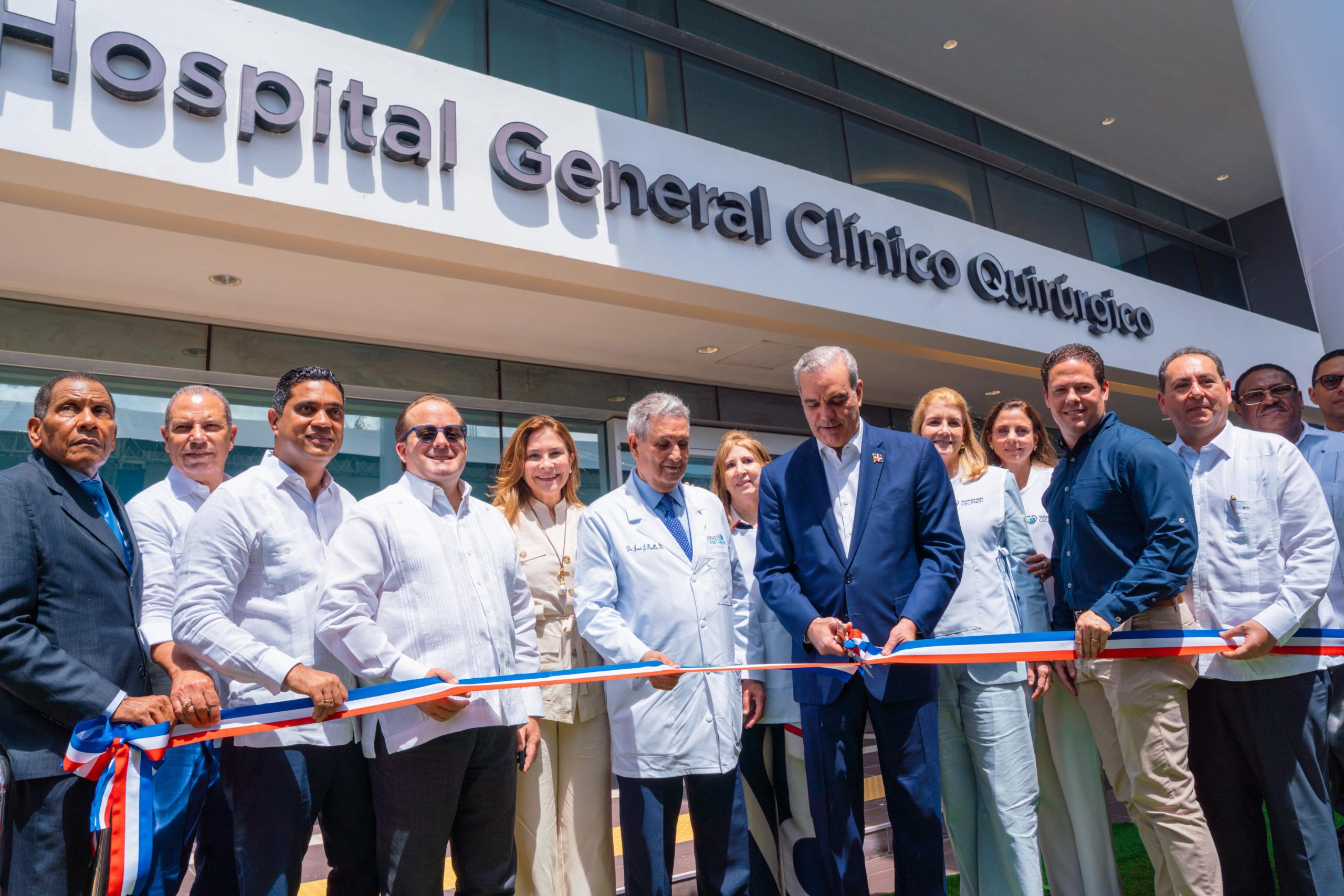 Gobierno inaugura hospital clínico-quirúrgico de alta tecnología con seis niveles, 14 quirófanos y 232 nuevas camas en la Ciudad Sanitaria