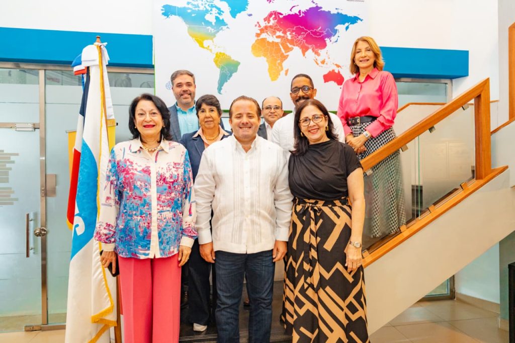 Ministro Paliza se reúne con junta directiva de Alianza ONG para fortalecer relación entre el Estado y el sector social