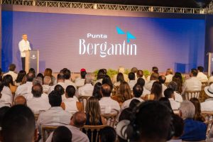 Ministro Paliza acompaña al presidente Abinader en inicio de construcción de hotel que revitalizará el turismo de Puerto Plata