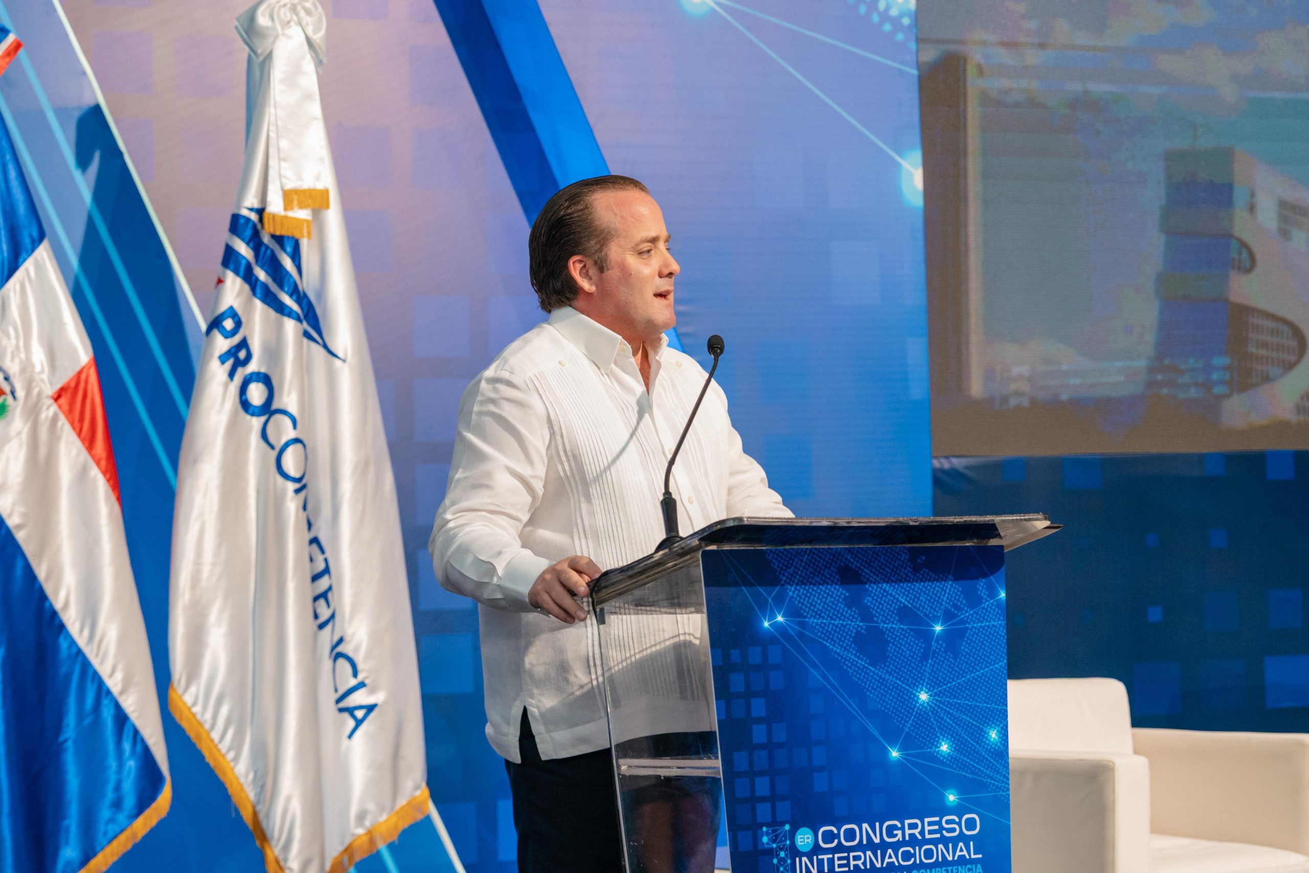 Paliza destaca avances en gobernanza digital y educación técnica en conferencia ProCompetencia