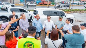Ministro Paliza supervisa avances de la marginal de la autopista Duarte y servicios del Centro de Retención de Vehículos
