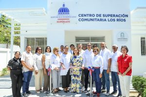 Olaya Dotel participa en inauguración de centro comunitario en Bahoruco