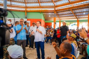 Gobierno entrega segundo Bono de Emergencia a familias afectadas por inundaciones en Villa Montellano, Puerto Plata