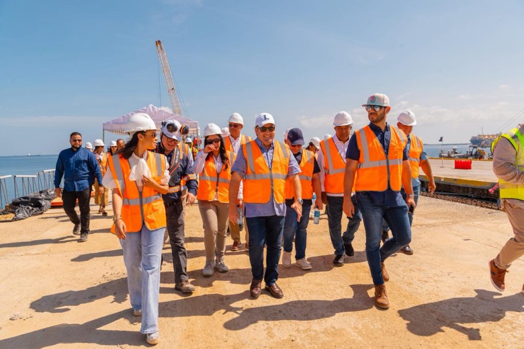 Paliza anuncia entrega de 760 títulos de propiedad a familias de Pepillo Salcedo