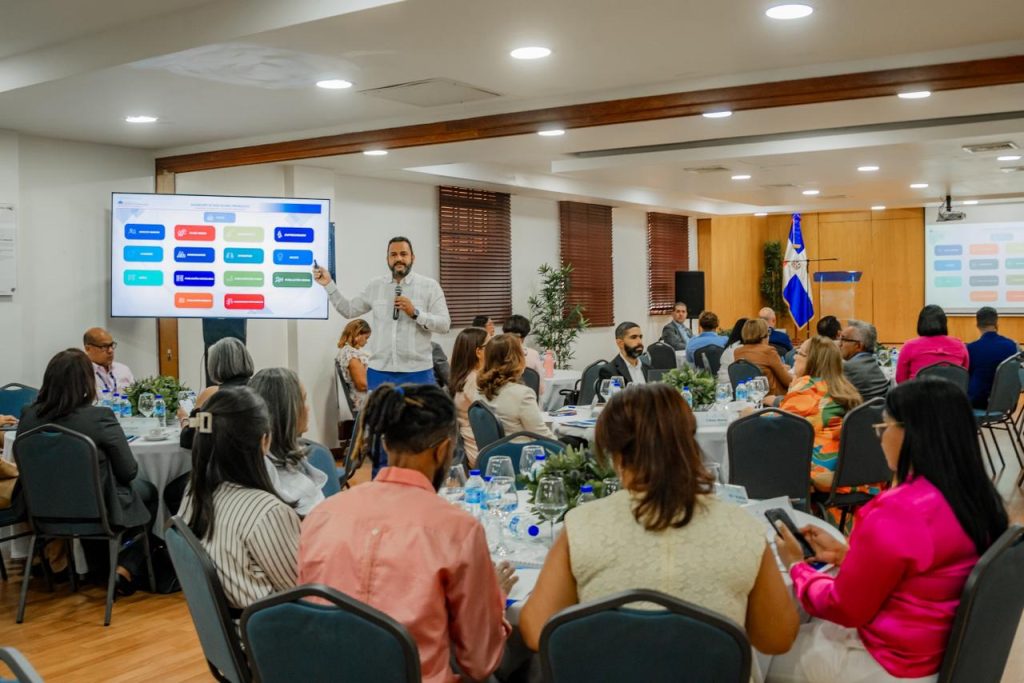 Gobierno fortalece coordinación territorial con taller “Pensando e informando el cambio de mi provincia”